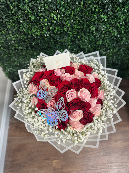 50ct roses + baby’s breath rim